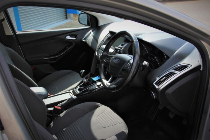 Ford Focus 1.0 EcoBoost 125 Titanium 5dr Hatchback Petrol Silver