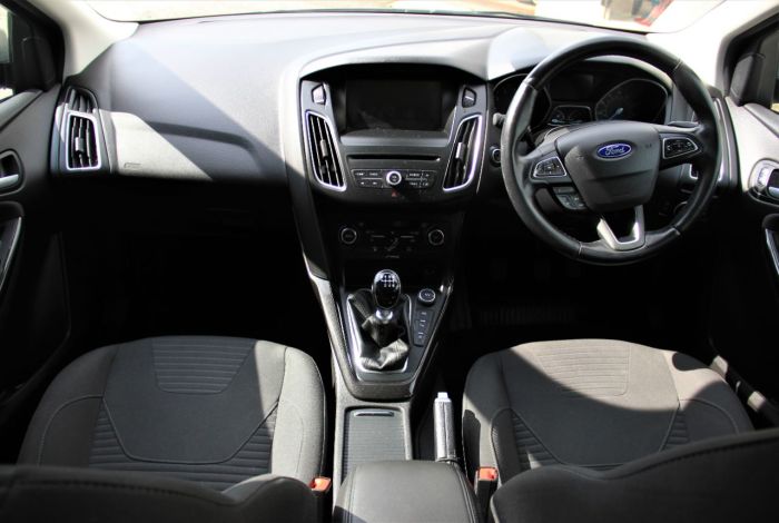 Ford Focus 1.0 EcoBoost 125 Titanium 5dr Hatchback Petrol Silver