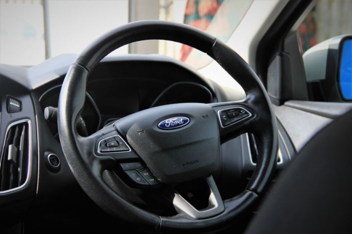 Ford Focus 1.0 EcoBoost 125 Titanium 5dr Hatchback Petrol Silver