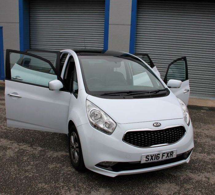 Kia Venga 1.6 CRDi ISG 4 5dr Hatchback Diesel White