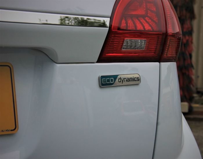 Kia Venga 1.6 CRDi ISG 4 5dr Hatchback Diesel White