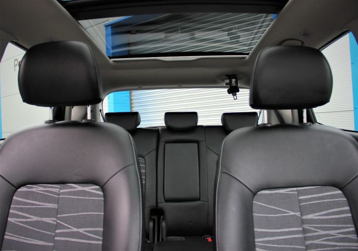 Kia Venga 1.6 CRDi ISG 4 5dr Hatchback Diesel White
