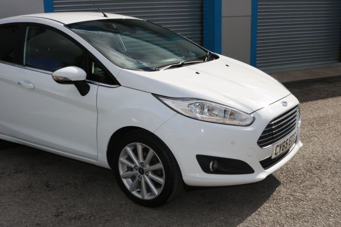 Ford Fiesta 1.0 EcoBoost Titanium 5dr Hatchback Petrol White