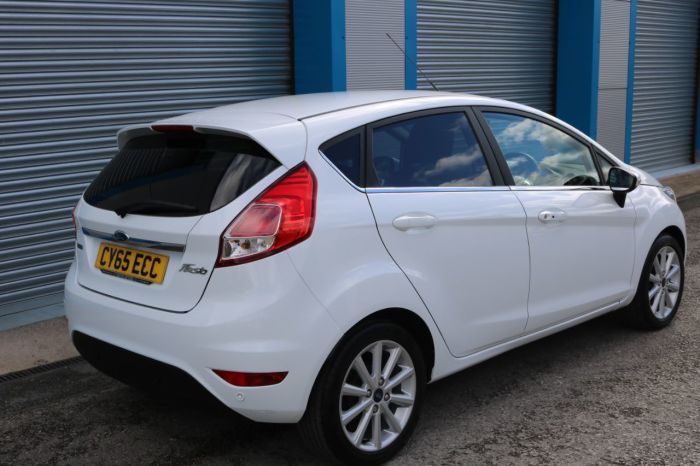 Ford Fiesta 1.0 EcoBoost Titanium 5dr Hatchback Petrol White