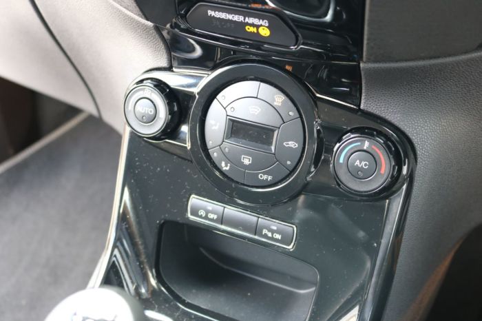 Ford Fiesta 1.0 EcoBoost Titanium 5dr Hatchback Petrol White