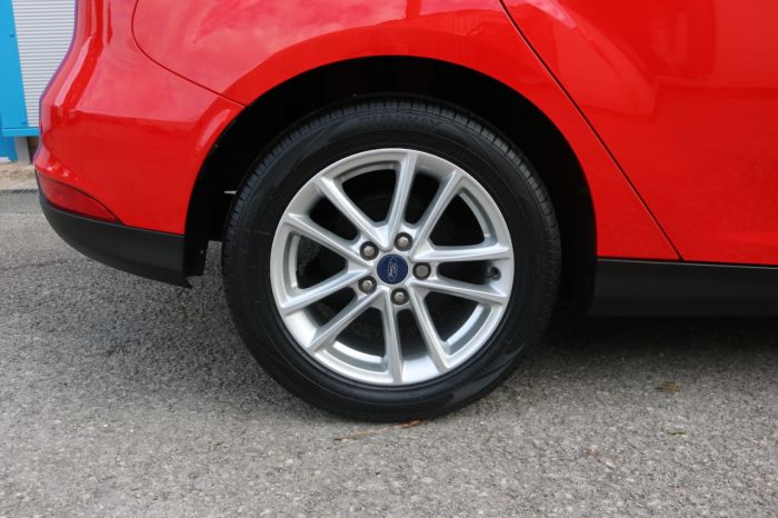 Ford Focus 1.0 EcoBoost 125 Zetec 5dr Hatchback Petrol Red