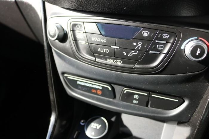 Ford B-MAX 1.0 EcoBoost 125 Titanium Navigator 5dr MPV Petrol Silver