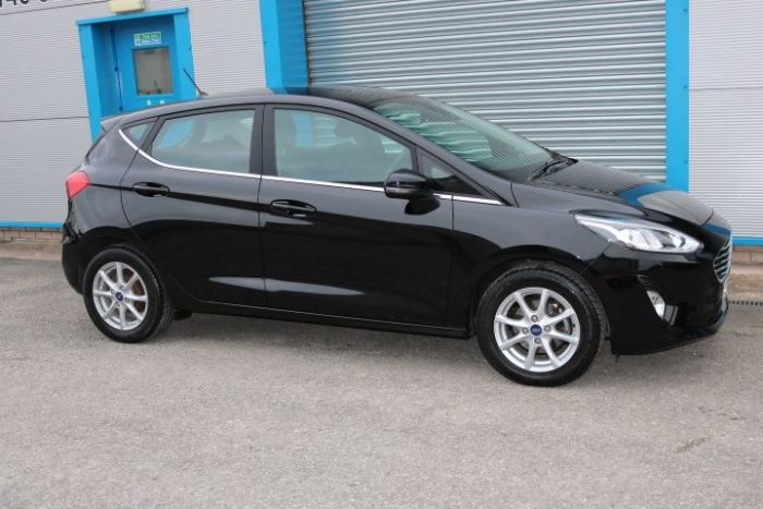 Ford Fiesta 1.0 EcoBoost Zetec 5dr Hatchback Petrol Black