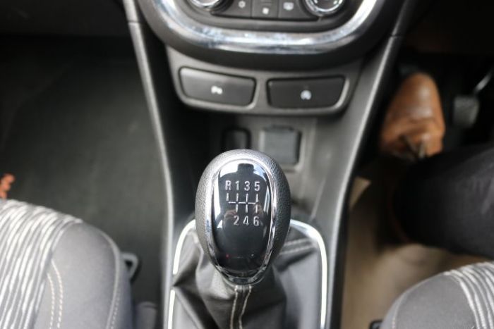 Vauxhall Mokka 1.6 CDTi Exclusiv 5dr Hatchback Diesel Black