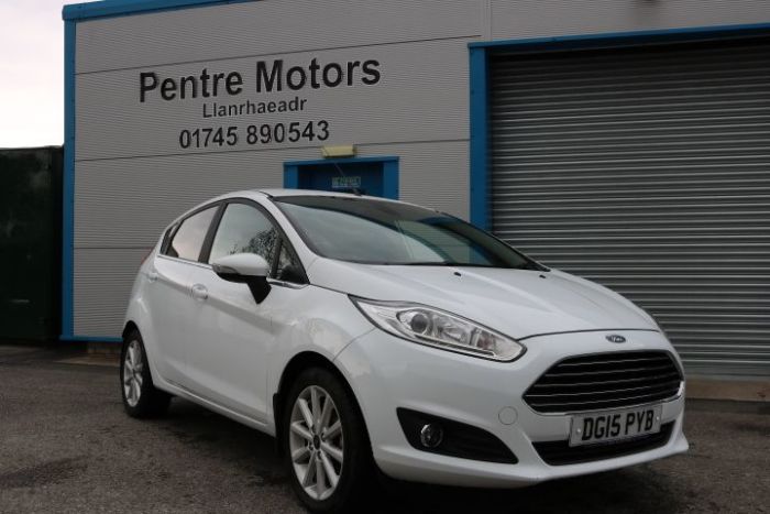 Ford Fiesta 1.0 EcoBoost Titanium 5dr Hatchback Petrol White