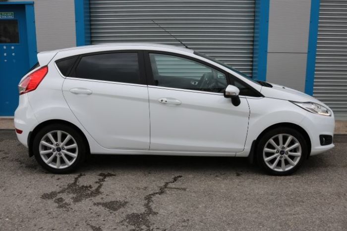 Ford Fiesta 1.0 EcoBoost Titanium 5dr Hatchback Petrol White