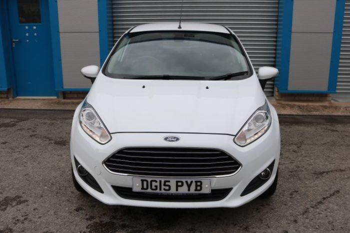 Ford Fiesta 1.0 EcoBoost Titanium 5dr Hatchback Petrol White