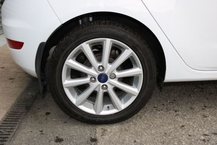 Ford Fiesta 1.0 EcoBoost Titanium 5dr Hatchback Petrol White