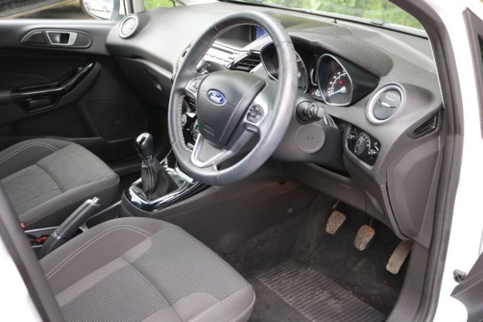 Ford Fiesta 1.0 EcoBoost Titanium 5dr Hatchback Petrol White