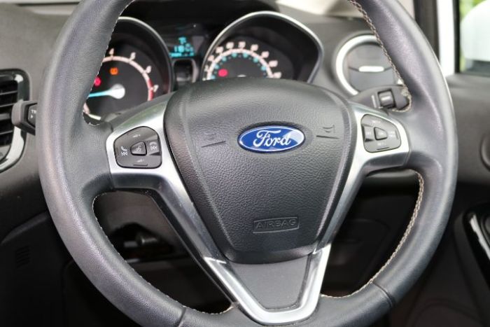 Ford Fiesta 1.0 EcoBoost Titanium 5dr Hatchback Petrol White