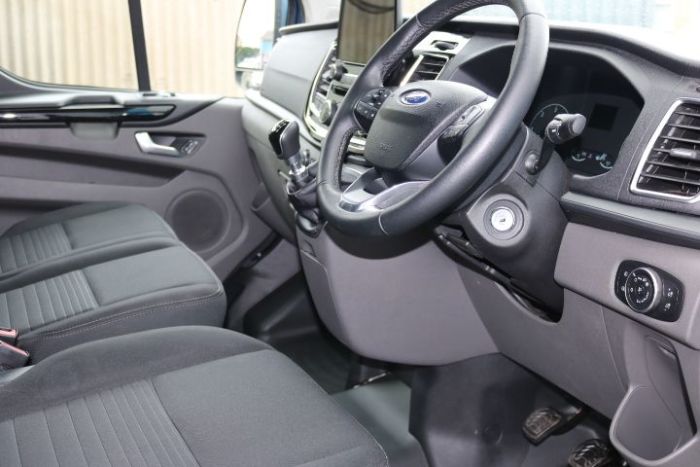 Ford Transit Custom 2.0 EcoBlue 130ps Low Roof Limited Van Panel Van Diesel Blue