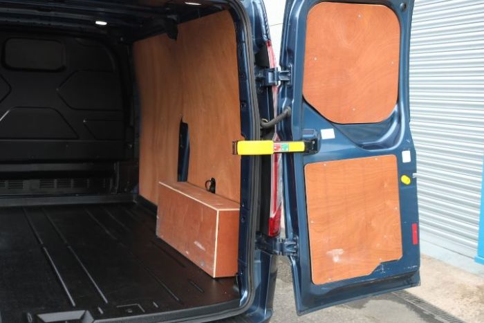 Ford Transit Custom 2.0 EcoBlue 130ps Low Roof Limited Van Panel Van Diesel Blue