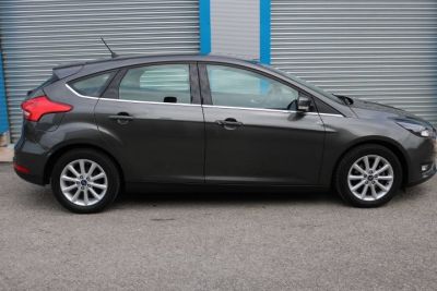 Ford Focus 1.0 EcoBoost 125 Titanium 5dr Auto Hatchback Petrol Grey