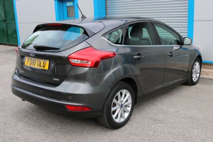 Ford Focus 1.0 EcoBoost 125 Titanium 5dr Auto Hatchback Petrol Grey