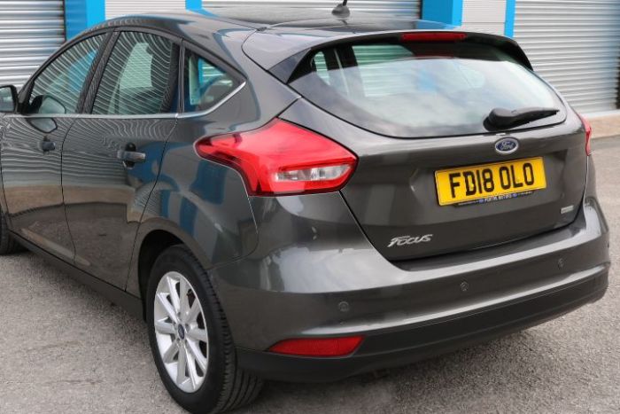 Ford Focus 1.0 EcoBoost 125 Titanium 5dr Auto Hatchback Petrol Grey