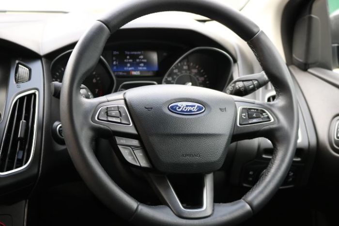 Ford Focus 1.0 EcoBoost 125 Titanium 5dr Auto Hatchback Petrol Grey