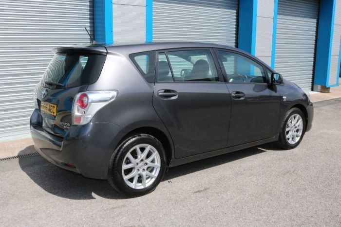Toyota Verso 2.2 D-CAT T Spirit 5dr Auto MPV Diesel Grey