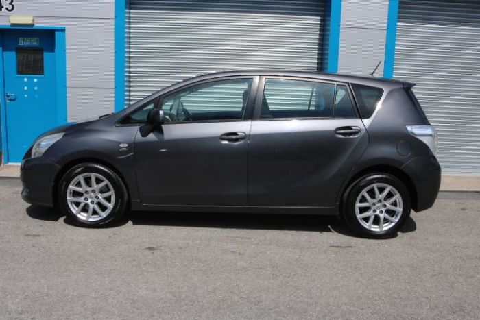 Toyota Verso 2.2 D-CAT T Spirit 5dr Auto MPV Diesel Grey