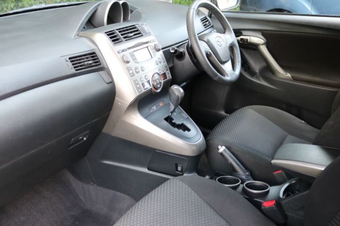 Toyota Verso 2.2 D-CAT T Spirit 5dr Auto MPV Diesel Grey