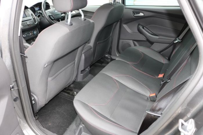 Ford Focus 1.5 TDCi 120 Zetec S 5dr Hatchback Diesel Grey