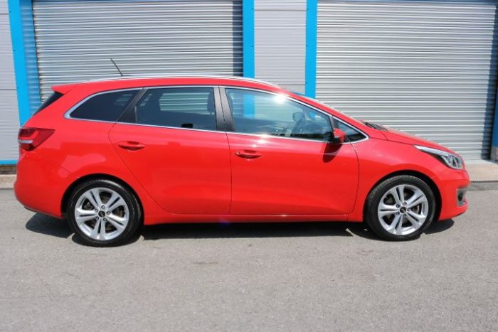Kia Ceed 1.6 CRDi ISG 4 5dr Estate Diesel Red