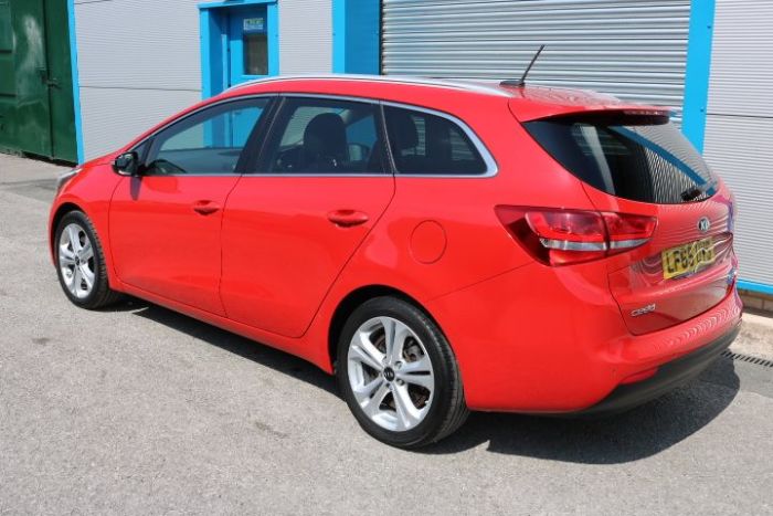 Kia Ceed 1.6 CRDi ISG 4 5dr Estate Diesel Red