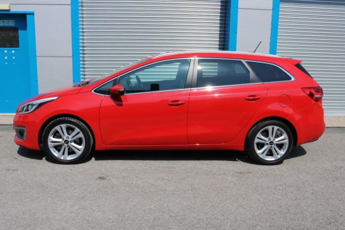 Kia Ceed 1.6 CRDi ISG 4 5dr Estate Diesel Red