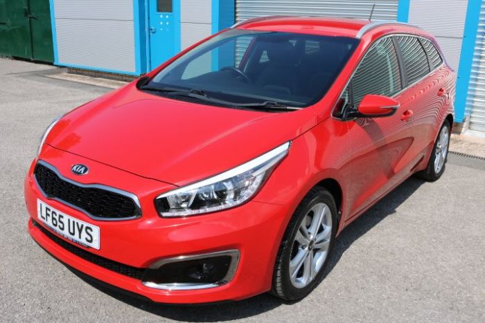 Kia Ceed 1.6 CRDi ISG 4 5dr Estate Diesel Red