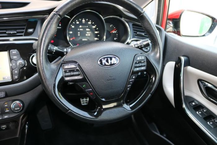 Kia Ceed 1.6 CRDi ISG 4 5dr Estate Diesel Red