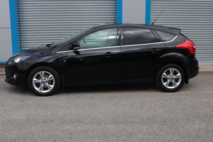 Ford Focus 1.6 TDCi 115 Zetec 5dr Hatchback Diesel Black