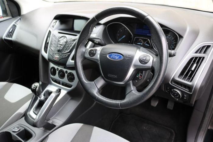 Ford Focus 1.6 TDCi 115 Zetec 5dr Hatchback Diesel Black