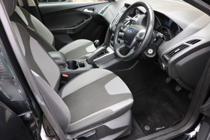 Ford Focus 1.6 TDCi 115 Zetec 5dr Hatchback Diesel Black