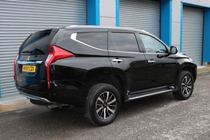 Mitsubishi Shogun Sport 2.4 DI-DC Commercial Auto Van Diesel Black