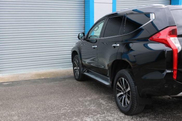 Mitsubishi Shogun Sport 2.4 DI-DC Commercial Auto Van Diesel Black