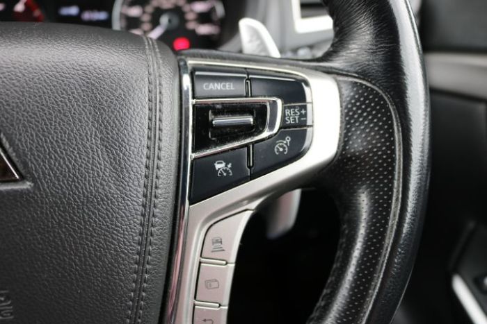 Mitsubishi Shogun Sport 2.4 DI-DC Commercial Auto Van Diesel Black