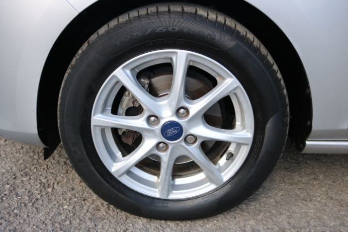 Ford Fiesta 1.5 TDCi Zetec 5dr Hatchback Diesel Silver