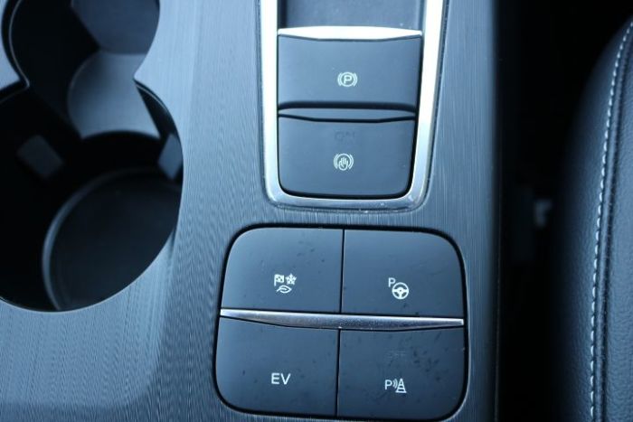 Ford Kuga 2.5 KUGA Titanium Plug In Hybrid Automatic SUV Hybrid Chrome Blue