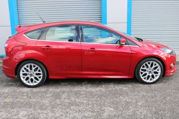 Ford Focus 1.6 TDCi 115 Zetec S 5dr Hatchback Diesel Red