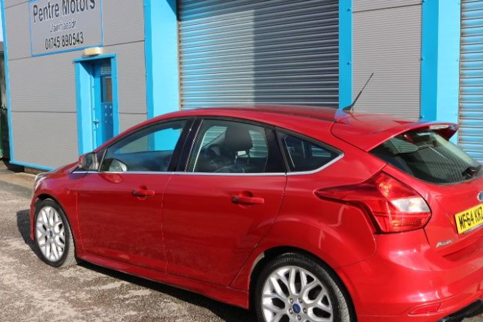 Ford Focus 1.6 TDCi 115 Zetec S 5dr Hatchback Diesel Red