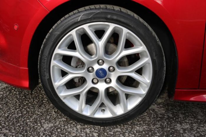 Ford Focus 1.6 TDCi 115 Zetec S 5dr Hatchback Diesel Red