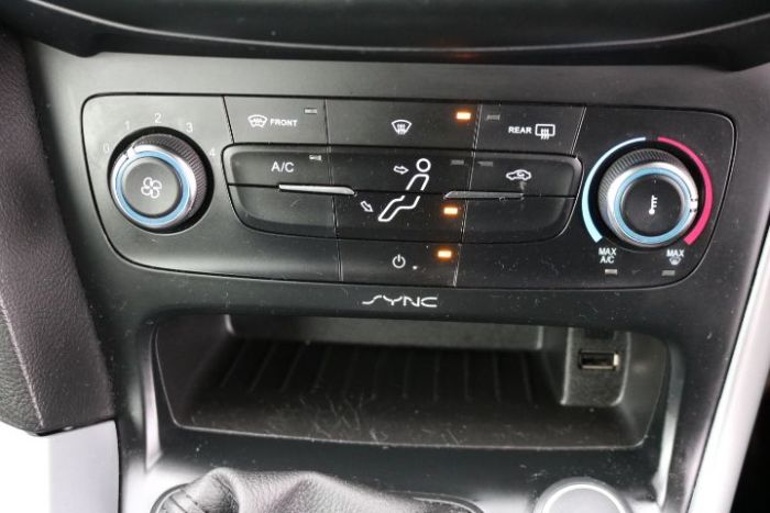 Ford Focus 1.0 EcoBoost 125 Zetec 5dr Hatchback Petrol Silver