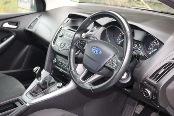 Ford Focus 1.0 EcoBoost 125 Zetec 5dr Hatchback Petrol Silver