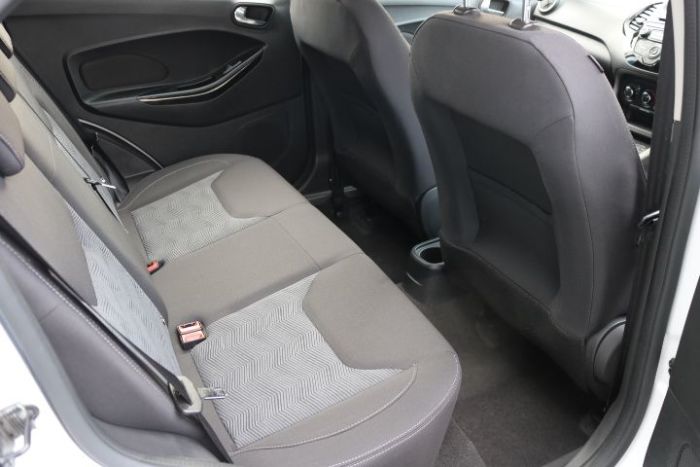 Ford Ka 1.2 85 Zetec 5dr Hatchback Petrol White