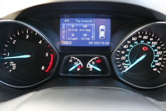 Ford Kuga 2.0 TDCi 180 Titanium 5dr Powershift 4x4 Hatchback Diesel White