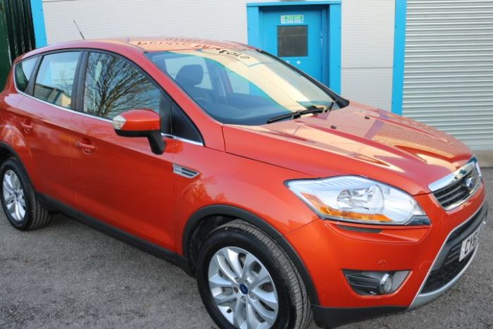 Ford Kuga 2.0 TDCi 163 Titanium 5dr Powershift 4x4 Estate Diesel Red